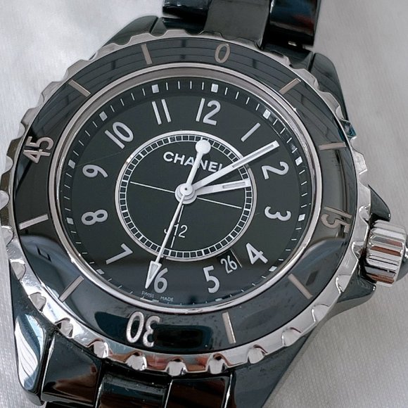 98% NEW CHANEL J12 BLACK WATCH - Picture 10 of 10